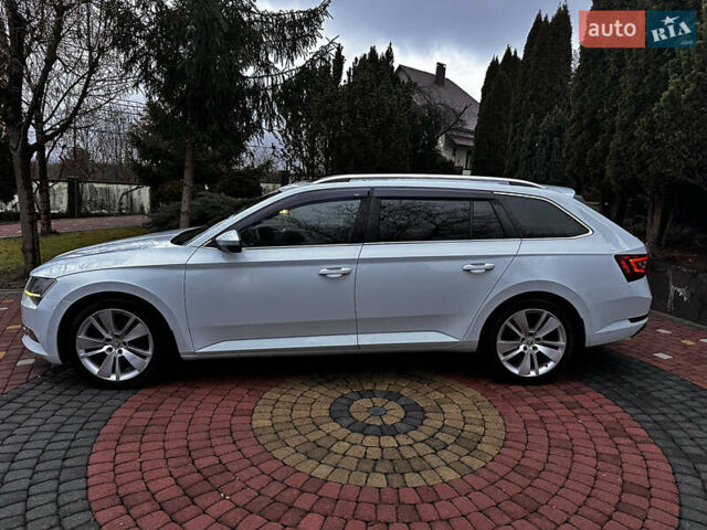 Белый Шкода Суперб, объемом двигателя 2 л и пробегом 250 тыс. км за 13900 $, фото 3 на Automoto.ua