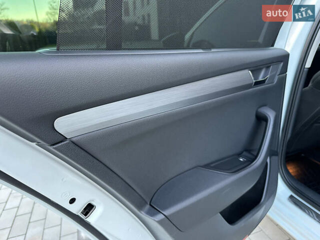 Белый Шкода Суперб, объемом двигателя 1.97 л и пробегом 225 тыс. км за 17800 $, фото 27 на Automoto.ua