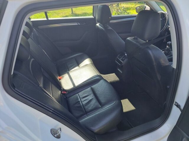 Білий Шкода Суперб, об'ємом двигуна 1.6 л та пробігом 200 тис. км за 12800 $, фото 10 на Automoto.ua