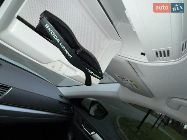 Белый Шкода Суперб, объемом двигателя 1.97 л и пробегом 278 тыс. км за 17000 $, фото 25 на Automoto.ua