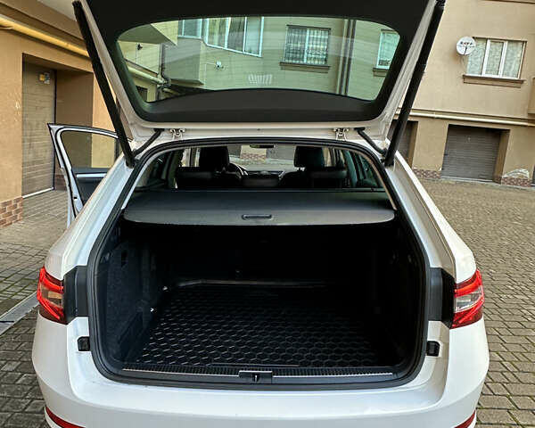 Белый Шкода Суперб, объемом двигателя 1.97 л и пробегом 163 тыс. км за 19500 $, фото 39 на Automoto.ua