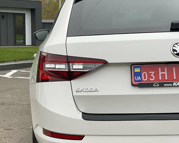 Белый Шкода Суперб, объемом двигателя 2 л и пробегом 254 тыс. км за 15800 $, фото 26 на Automoto.ua