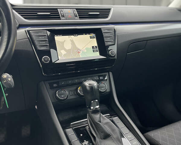 Белый Шкода Суперб, объемом двигателя 2 л и пробегом 254 тыс. км за 15800 $, фото 52 на Automoto.ua