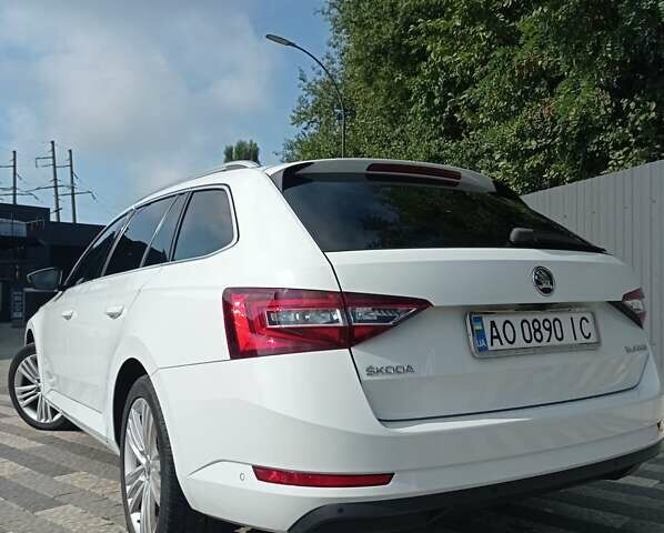 Белый Шкода Суперб, объемом двигателя 1.6 л и пробегом 290 тыс. км за 15000 $, фото 16 на Automoto.ua