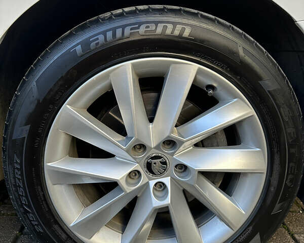 Белый Шкода Суперб, объемом двигателя 1.97 л и пробегом 163 тыс. км за 19500 $, фото 50 на Automoto.ua