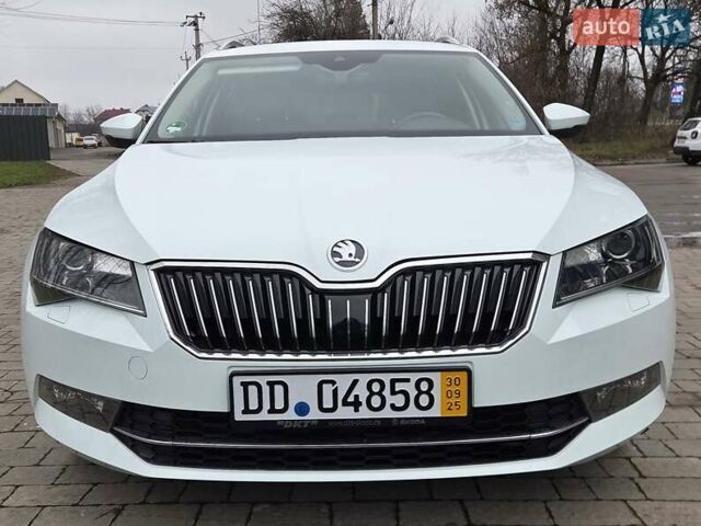 Білий Шкода Суперб, об'ємом двигуна 2 л та пробігом 288 тис. км за 15999 $, фото 47 на Automoto.ua