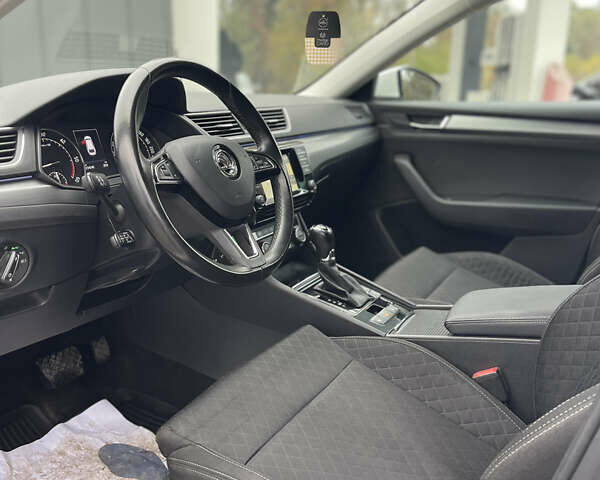 Белый Шкода Суперб, объемом двигателя 2 л и пробегом 254 тыс. км за 15800 $, фото 47 на Automoto.ua