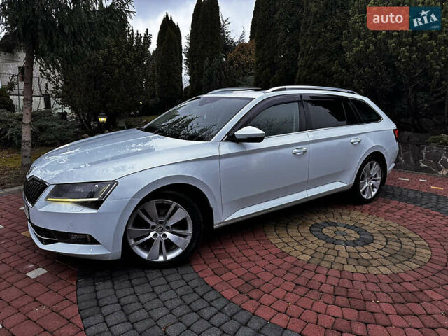 Белый Шкода Суперб, объемом двигателя 2 л и пробегом 250 тыс. км за 13900 $, фото 2 на Automoto.ua