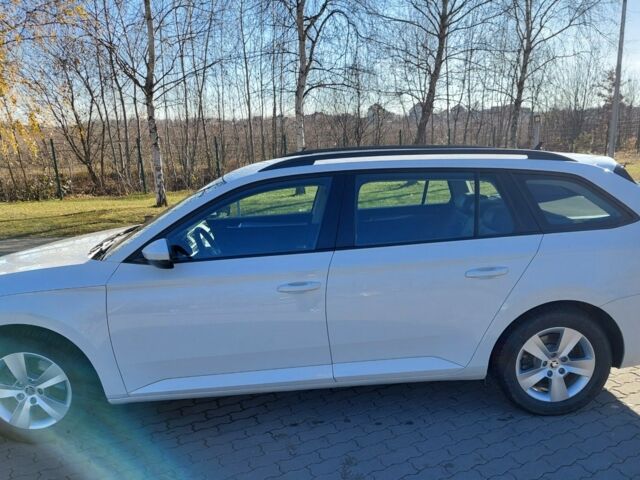 Білий Шкода Суперб, об'ємом двигуна 1.6 л та пробігом 200 тис. км за 12800 $, фото 4 на Automoto.ua