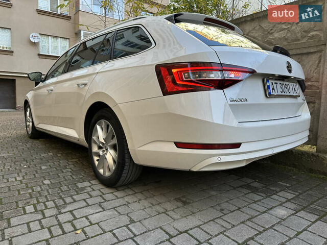 Белый Шкода Суперб, объемом двигателя 1.97 л и пробегом 163 тыс. км за 19500 $, фото 4 на Automoto.ua