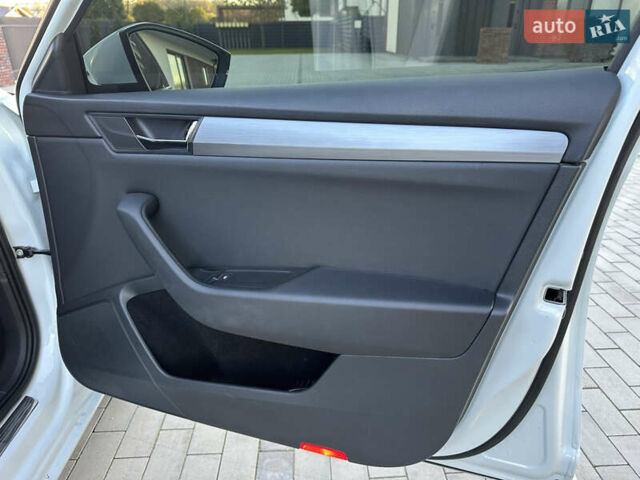 Белый Шкода Суперб, объемом двигателя 1.97 л и пробегом 225 тыс. км за 17800 $, фото 37 на Automoto.ua