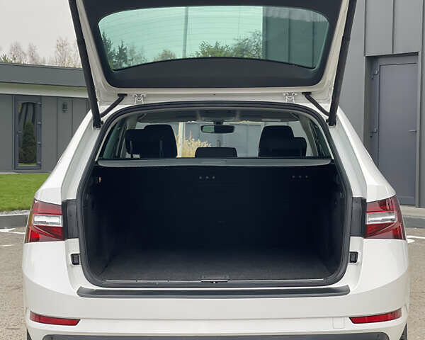 Белый Шкода Суперб, объемом двигателя 2 л и пробегом 254 тыс. км за 15800 $, фото 36 на Automoto.ua