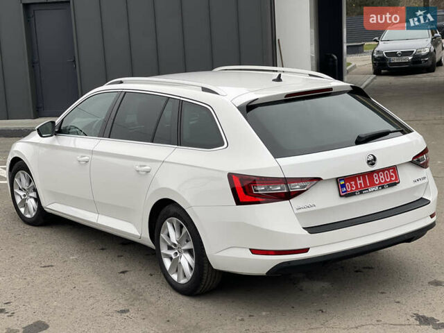 Белый Шкода Суперб, объемом двигателя 2 л и пробегом 254 тыс. км за 15800 $, фото 25 на Automoto.ua