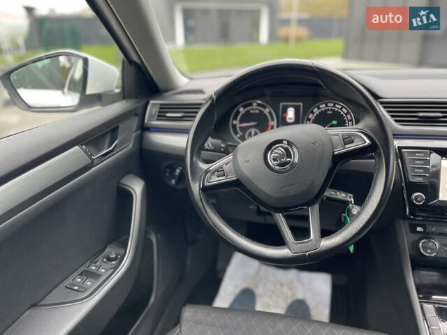 Белый Шкода Суперб, объемом двигателя 2 л и пробегом 254 тыс. км за 15800 $, фото 40 на Automoto.ua