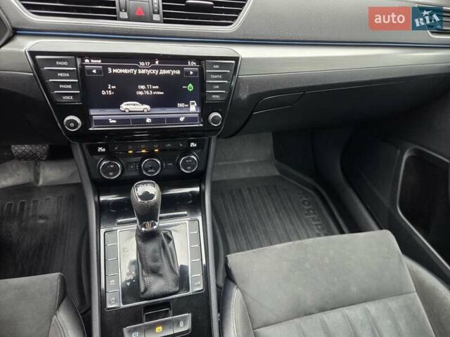 Білий Шкода Суперб, об'ємом двигуна 2 л та пробігом 288 тис. км за 15999 $, фото 41 на Automoto.ua