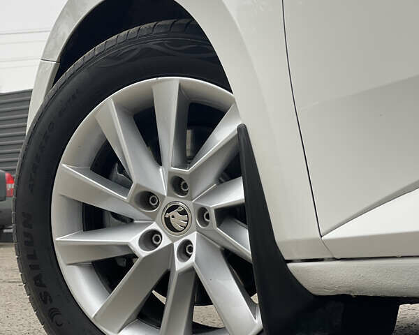 Белый Шкода Суперб, объемом двигателя 2 л и пробегом 254 тыс. км за 15800 $, фото 20 на Automoto.ua