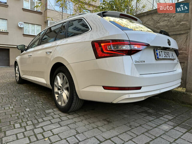 Белый Шкода Суперб, объемом двигателя 1.97 л и пробегом 163 тыс. км за 19500 $, фото 3 на Automoto.ua