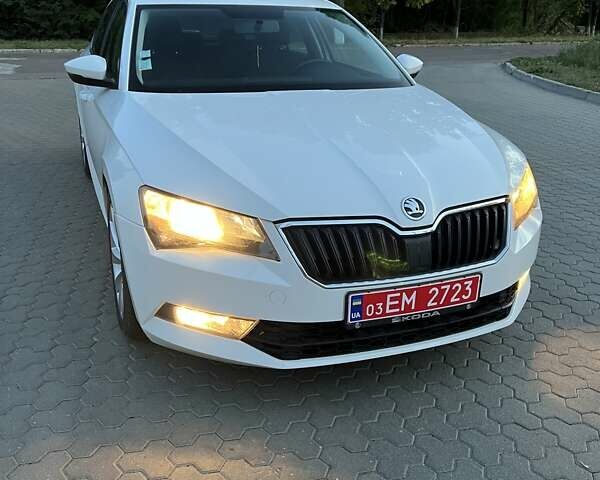 Белый Шкода Суперб, объемом двигателя 1.6 л и пробегом 172 тыс. км за 13500 $, фото 42 на Automoto.ua