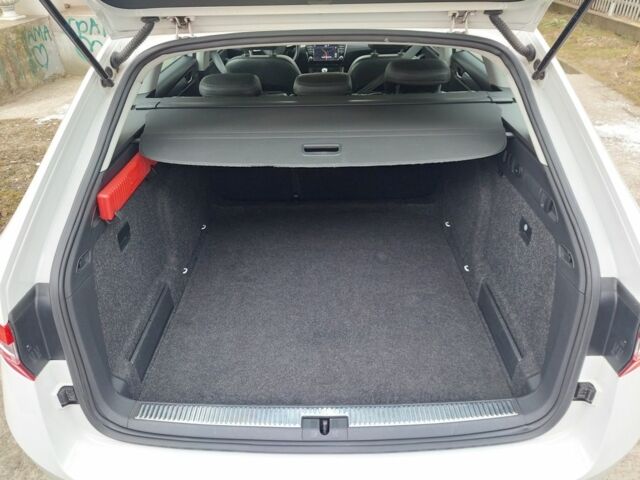 Білий Шкода Суперб, об'ємом двигуна 1.6 л та пробігом 200 тис. км за 12800 $, фото 12 на Automoto.ua