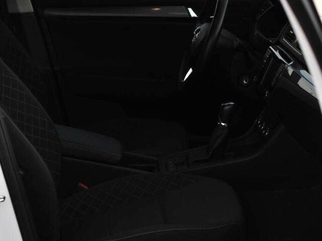 Білий Шкода Суперб, об'ємом двигуна 1.6 л та пробігом 243 тис. км за 13850 $, фото 10 на Automoto.ua