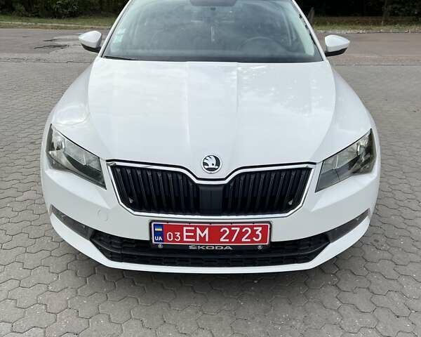 Белый Шкода Суперб, объемом двигателя 1.6 л и пробегом 172 тыс. км за 13500 $, фото 5 на Automoto.ua