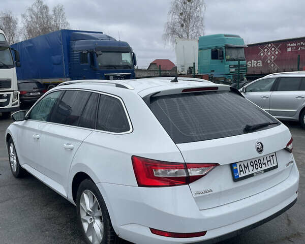 Белый Шкода Суперб, объемом двигателя 1.97 л и пробегом 280 тыс. км за 14900 $, фото 3 на Automoto.ua