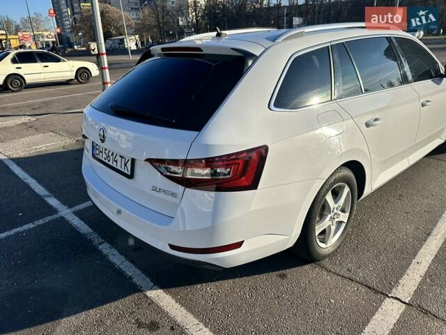 Белый Шкода Суперб, объемом двигателя 1.97 л и пробегом 206 тыс. км за 16850 $, фото 2 на Automoto.ua