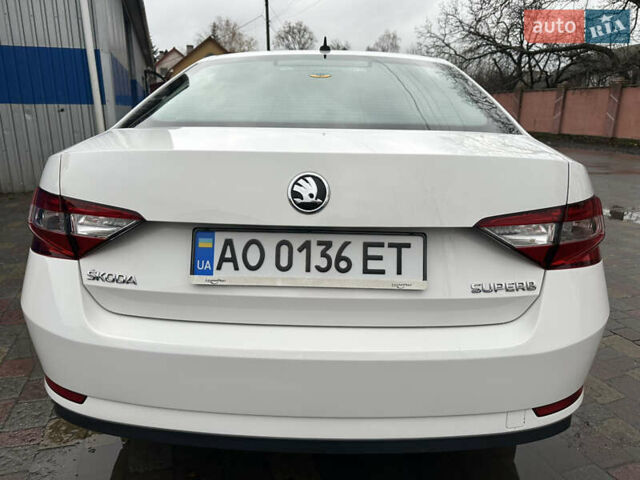 Білий Шкода Суперб, об'ємом двигуна 1.6 л та пробігом 284 тис. км за 11400 $, фото 4 на Automoto.ua