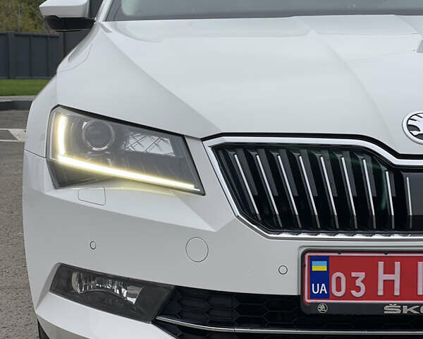 Белый Шкода Суперб, объемом двигателя 2 л и пробегом 254 тыс. км за 15800 $, фото 34 на Automoto.ua