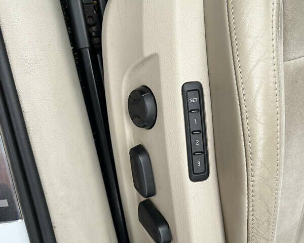 Белый Шкода Суперб, объемом двигателя 1.97 л и пробегом 323 тыс. км за 14500 $, фото 13 на Automoto.ua