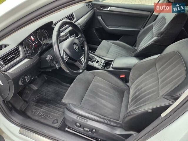 Білий Шкода Суперб, об'ємом двигуна 2 л та пробігом 288 тис. км за 15999 $, фото 36 на Automoto.ua