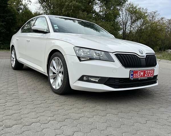 Белый Шкода Суперб, объемом двигателя 1.6 л и пробегом 172 тыс. км за 13500 $, фото 7 на Automoto.ua