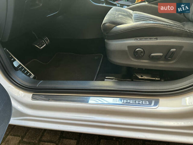 Белый Шкода Суперб, объемом двигателя 1.97 л и пробегом 163 тыс. км за 19500 $, фото 38 на Automoto.ua