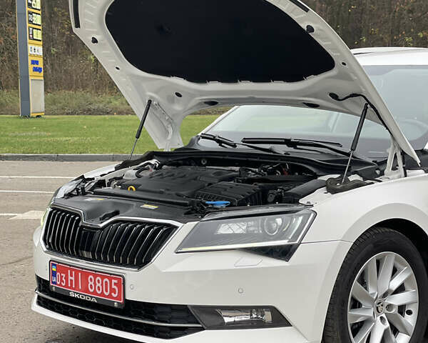 Белый Шкода Суперб, объемом двигателя 2 л и пробегом 254 тыс. км за 15800 $, фото 69 на Automoto.ua