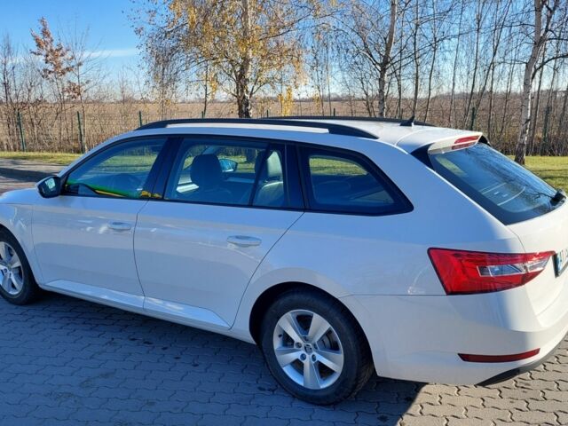 Білий Шкода Суперб, об'ємом двигуна 1.6 л та пробігом 200 тис. км за 12800 $, фото 5 на Automoto.ua