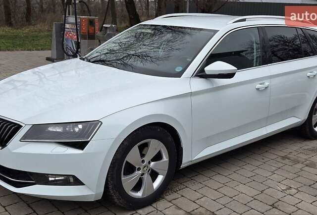 Білий Шкода Суперб, об'ємом двигуна 2 л та пробігом 288 тис. км за 15999 $, фото 45 на Automoto.ua