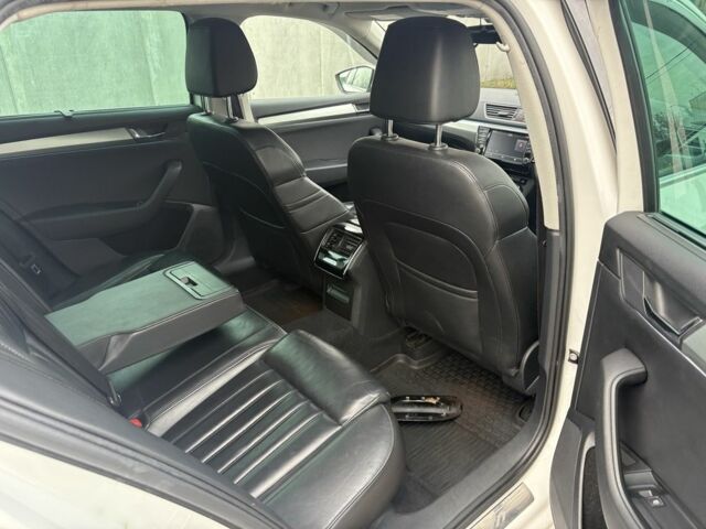 Белый Шкода Суперб, объемом двигателя 2 л и пробегом 148 тыс. км за 6000 $, фото 12 на Automoto.ua