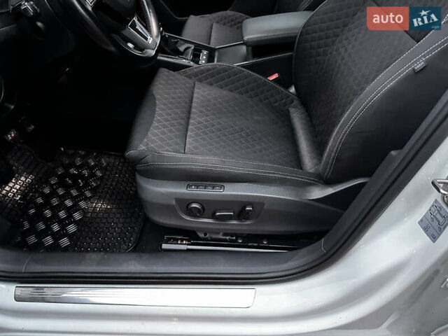 Белый Шкода Суперб, объемом двигателя 2 л и пробегом 250 тыс. км за 13900 $, фото 18 на Automoto.ua