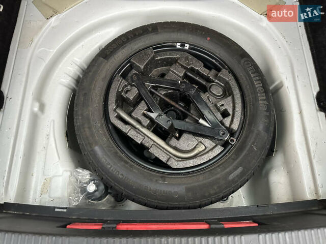 Білий Шкода Суперб, об'ємом двигуна 1.6 л та пробігом 284 тис. км за 11400 $, фото 13 на Automoto.ua