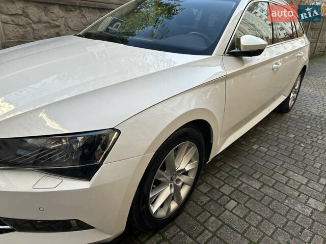 Белый Шкода Суперб, объемом двигателя 1.97 л и пробегом 163 тыс. км за 19500 $, фото 6 на Automoto.ua