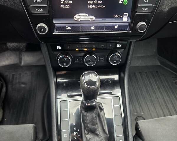 Білий Шкода Суперб, об'ємом двигуна 2 л та пробігом 288 тис. км за 15999 $, фото 39 на Automoto.ua