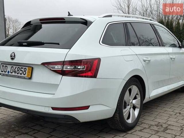 Білий Шкода Суперб, об'ємом двигуна 2 л та пробігом 288 тис. км за 15999 $, фото 53 на Automoto.ua