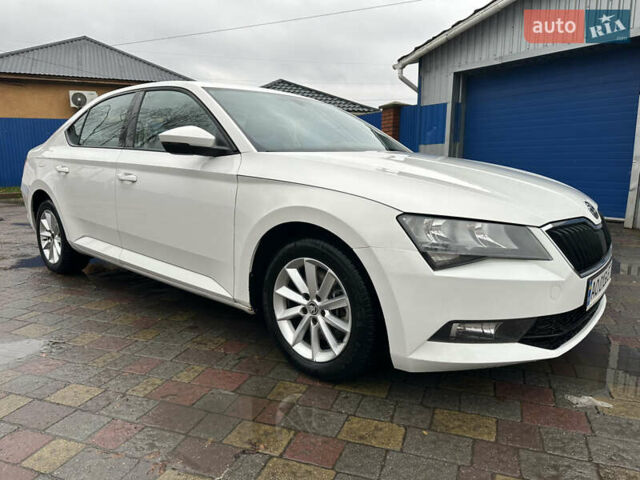 Білий Шкода Суперб, об'ємом двигуна 1.6 л та пробігом 284 тис. км за 11400 $, фото 2 на Automoto.ua