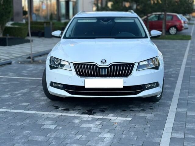 Белый Шкода Суперб, объемом двигателя 1.6 л и пробегом 291 тыс. км за 14500 $, фото 1 на Automoto.ua