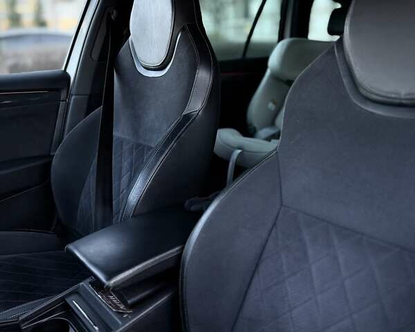 Белый Шкода Суперб, объемом двигателя 1.97 л и пробегом 238 тыс. км за 18900 $, фото 23 на Automoto.ua