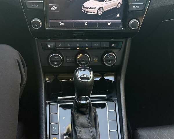 Белый Шкода Суперб, объемом двигателя 1.97 л и пробегом 224 тыс. км за 20000 $, фото 34 на Automoto.ua