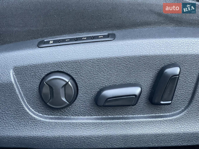 Білий Шкода Суперб, об'ємом двигуна 1.6 л та пробігом 240 тис. км за 13250 $, фото 36 на Automoto.ua