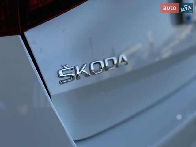 Белый Шкода Суперб, объемом двигателя 1.97 л и пробегом 224 тыс. км за 20000 $, фото 22 на Automoto.ua