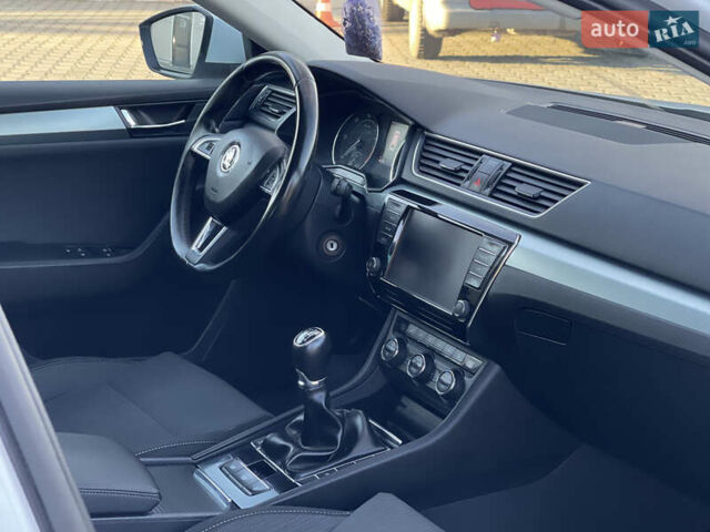 Шкода Суперб 2017 в Нововолынск на Automoto.ua Белый Шкода Суперб, объемом двигателя 1.6 л и пробегом 242 тыс. км за 13500 $, фото 46 на Automoto.ua