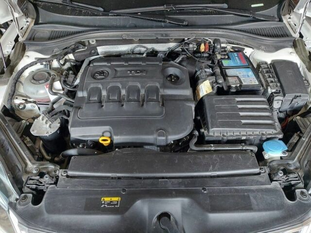 Белый Шкода Суперб, объемом двигателя 2 л и пробегом 219 тыс. км за 18000 $, фото 4 на Automoto.ua